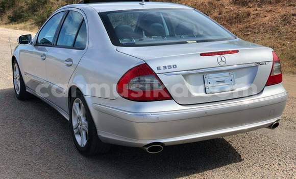 Buy Used Mercedes‒Benz E–Class Silver Car in Beitbridge in Matabeleland South Buy Used Mercedes‒Benz E–Class Silver Car in Beitbridge in Matabeleland South