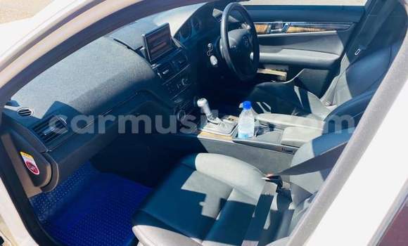 Acheter Occasion Voiture Mercedes‒Benz C–Class Blanc à Harare, Harare Acheter Occasion Voiture Mercedes‒Benz C–Class Blanc à Harare, Harare