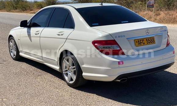 Acheter Occasion Voiture Mercedes‒Benz C–Class Blanc à Harare, Harare Acheter Occasion Voiture Mercedes‒Benz C–Class Blanc à Harare, Harare