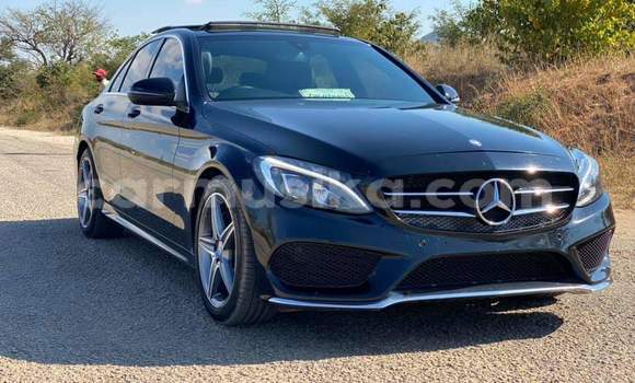 Nunua Ilio tumika Mercedes‒Benz C–Class Nyeusi Gari ndani ya Beitbridge nchini Matabeleland Kusini