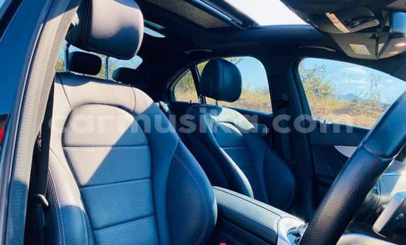 Tenga Tsaru Mercedes‒Benz C–Class Nhema Mota in Beitbridge in Matabeleland South Tenga Tsaru Mercedes‒Benz C–Class Nhema Mota in Beitbridge in Matabeleland South