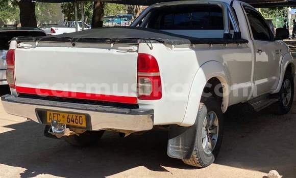 Tenga Tsaru Toyota Hilux Chena Mota in Beitbridge in Matabeleland South Tenga Tsaru Toyota Hilux Chena Mota in Beitbridge in Matabeleland South
