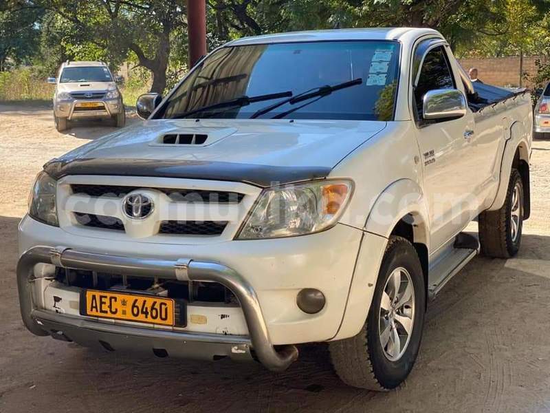 Big with watermark toyota hilux matabeleland south beitbridge 17176