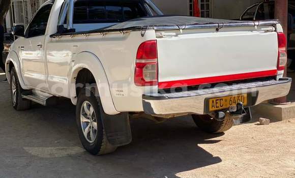 Tenga Tsaru Toyota Hilux Chena Mota in Beitbridge in Matabeleland South Tenga Tsaru Toyota Hilux Chena Mota in Beitbridge in Matabeleland South