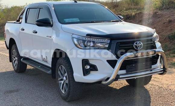 Tenga Tsaru Toyota Hilux Chena Mota in Beitbridge in Matabeleland South Tenga Tsaru Toyota Hilux Chena Mota in Beitbridge in Matabeleland South