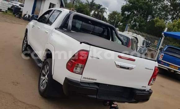 Buy Used Toyota Hilux White Car in Harare in Harare Buy Used Toyota Hilux White Car in Harare in Harare