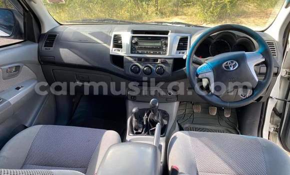 Tenga Tsaru Toyota Hilux Chena Mota in Beitbridge in Matabeleland South Tenga Tsaru Toyota Hilux Chena Mota in Beitbridge in Matabeleland South