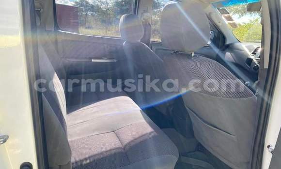 Tenga Tsaru Toyota Hilux Chena Mota in Beitbridge in Matabeleland South Tenga Tsaru Toyota Hilux Chena Mota in Beitbridge in Matabeleland South