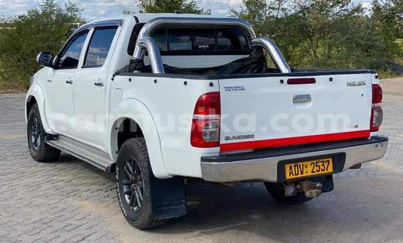 Tenga Tsaru Toyota Hilux Chena Mota in Beitbridge in Matabeleland South Tenga Tsaru Toyota Hilux Chena Mota in Beitbridge in Matabeleland South