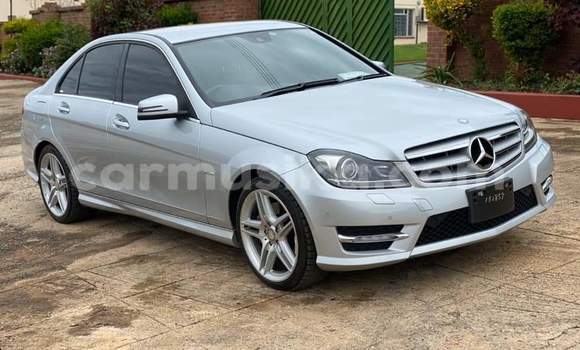 Nunua Ilio tumika Mercedes‒Benz C–Class Fedha Gari ndani ya Beitbridge nchini Matabeleland Kusini