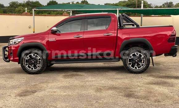 Buy Used Toyota Hilux Red Car in Beitbridge in Matabeleland South Buy Used Toyota Hilux Red Car in Beitbridge in Matabeleland South