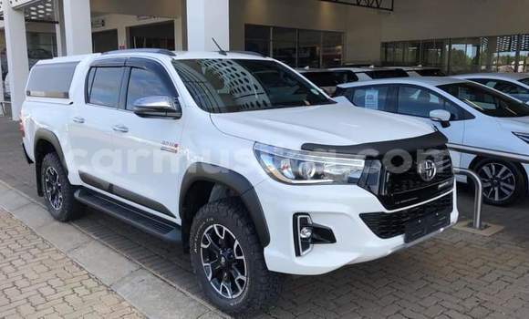 Nunua Ilio tumika Toyota Hilux Nyeupe Gari ndani ya Beitbridge nchini Matabeleland Kusini