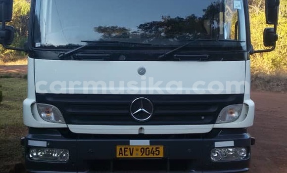 Nunua Imported Mercedes‒Benz Atego Nyeupe Lori ndani ya Harare nchini Harare