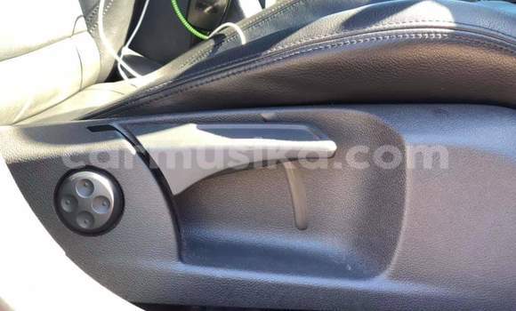 Tenga Tsaru Volkswagen Golf R Tsvuku Mota in Beitbridge in Matabeleland South Tenga Tsaru Volkswagen Golf R Tsvuku Mota in Beitbridge in Matabeleland South