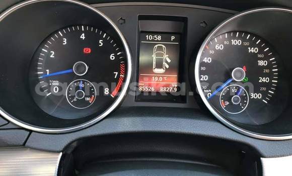 Tenga Tsaru Volkswagen Golf R Tsvuku Mota in Beitbridge in Matabeleland South Tenga Tsaru Volkswagen Golf R Tsvuku Mota in Beitbridge in Matabeleland South