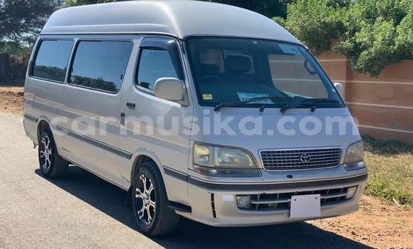 Nunua Ilio tumika Toyota Hiace Fedha Gari ndani ya Beitbridge nchini Matabeleland Kusini