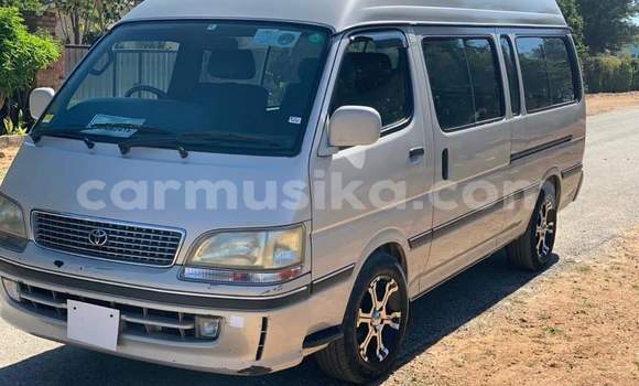 Tenga Tsaru Toyota Hiace Sirivha Mota in Beitbridge in Matabeleland South Tenga Tsaru Toyota Hiace Sirivha Mota in Beitbridge in Matabeleland South