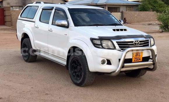 Nunua Ilio tumika Toyota Hilux Fedha Gari ndani ya Beitbridge nchini Matabeleland Kusini