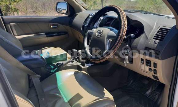 Tenga Tsaru Toyota Fortuner Chena Mota in Beitbridge in Matabeleland South Tenga Tsaru Toyota Fortuner Chena Mota in Beitbridge in Matabeleland South