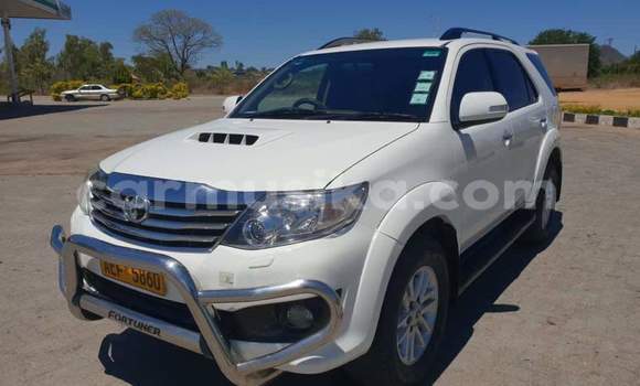 Tenga Tsaru Toyota Fortuner Chena Mota in Beitbridge in Matabeleland South Tenga Tsaru Toyota Fortuner Chena Mota in Beitbridge in Matabeleland South