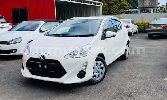 Tenga Tsaru Toyota Aqua Chena Mota in Harare in Harare