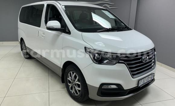 Buy Used Hyundai H1 White Car in Beitbridge in Matabeleland South Buy Used Hyundai H1 White Car in Beitbridge in Matabeleland South