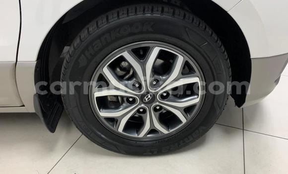 Acheter Occasion Voiture Hyundai H1 Blanc à Beitbridge, Matabeleland South Acheter Occasion Voiture Hyundai H1 Blanc à Beitbridge, Matabeleland South