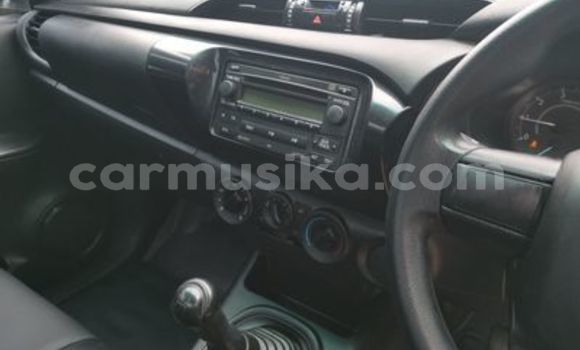 Acheter Occasion Voiture Toyota Hilux Blanc à Beitbridge, Matabeleland South Acheter Occasion Voiture Toyota Hilux Blanc à Beitbridge, Matabeleland South