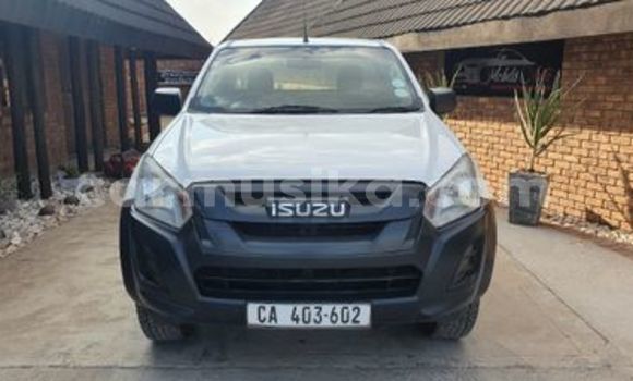 Nunua Ilio tumika Isuzu KB Nyeupe Gari ndani ya Beitbridge nchini Matabeleland Kusini