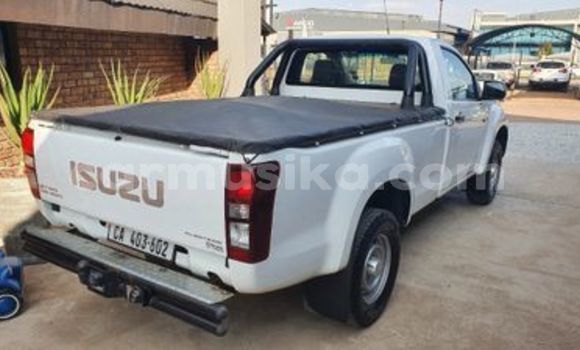 Buy Used Isuzu KB White Car in Beitbridge in Matabeleland South Buy Used Isuzu KB White Car in Beitbridge in Matabeleland South
