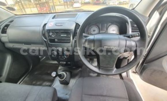 Buy Used Isuzu KB White Car in Beitbridge in Matabeleland South Buy Used Isuzu KB White Car in Beitbridge in Matabeleland South
