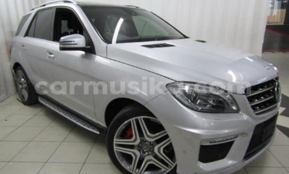 Nunua Ilio tumika Mercedes‒Benz ML–Class Fedha Gari ndani ya Beitbridge nchini Matabeleland Kusini Nunua Ilio tumika Mercedes‒Benz ML–Class Fedha Gari ndani ya Beitbridge nchini Matabeleland Kusini