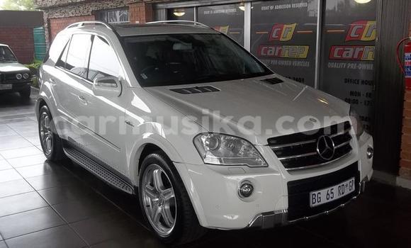 Buy Used Mercedes‒Benz ML–Class White Car in Beitbridge in Matabeleland South