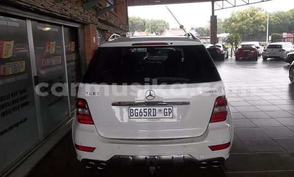 Acheter Occasion Voiture Mercedes‒Benz ML–Class Blanc à Beitbridge, Matabeleland South Acheter Occasion Voiture Mercedes‒Benz ML–Class Blanc à Beitbridge, Matabeleland South