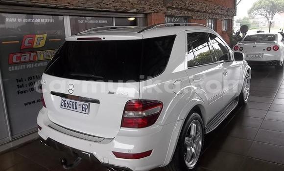 Acheter Occasion Voiture Mercedes‒Benz ML–Class Blanc à Beitbridge, Matabeleland South Acheter Occasion Voiture Mercedes‒Benz ML–Class Blanc à Beitbridge, Matabeleland South