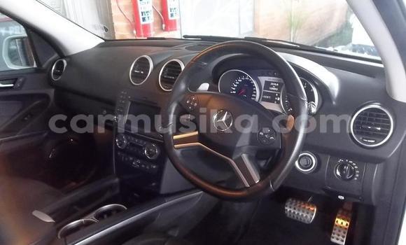 Acheter Occasion Voiture Mercedes‒Benz ML–Class Blanc à Beitbridge, Matabeleland South Acheter Occasion Voiture Mercedes‒Benz ML–Class Blanc à Beitbridge, Matabeleland South