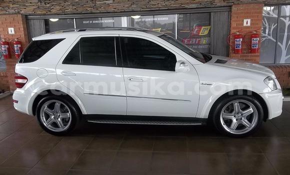 Acheter Occasion Voiture Mercedes‒Benz ML–Class Blanc à Beitbridge, Matabeleland South Acheter Occasion Voiture Mercedes‒Benz ML–Class Blanc à Beitbridge, Matabeleland South