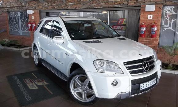 Acheter Occasion Voiture Mercedes‒Benz ML–Class Blanc à Beitbridge, Matabeleland South Acheter Occasion Voiture Mercedes‒Benz ML–Class Blanc à Beitbridge, Matabeleland South