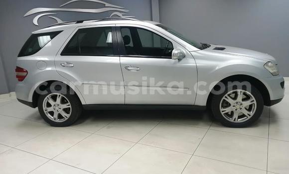 Acheter Occasion Voiture Mercedes‒Benz ML–Class Blanc à Beitbridge, Matabeleland South Acheter Occasion Voiture Mercedes‒Benz ML–Class Blanc à Beitbridge, Matabeleland South