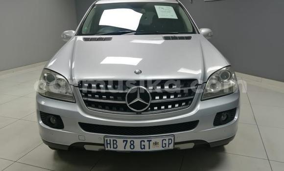 Acheter Occasion Voiture Mercedes‒Benz ML–Class Blanc à Beitbridge, Matabeleland South Acheter Occasion Voiture Mercedes‒Benz ML–Class Blanc à Beitbridge, Matabeleland South