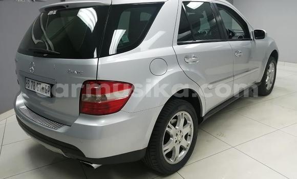Acheter Occasion Voiture Mercedes‒Benz ML–Class Blanc à Beitbridge, Matabeleland South Acheter Occasion Voiture Mercedes‒Benz ML–Class Blanc à Beitbridge, Matabeleland South