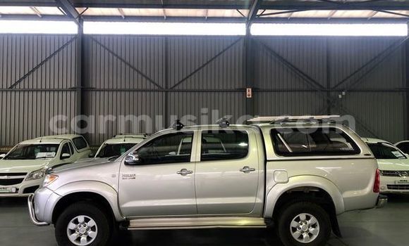 Nunua Ilio tumika Toyota Hilux Fedha Gari ndani ya Beitbridge nchini Matabeleland Kusini Nunua Ilio tumika Toyota Hilux Fedha Gari ndani ya Beitbridge nchini Matabeleland Kusini