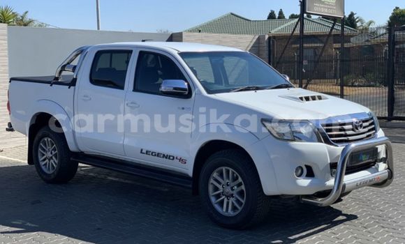 Buy Used Toyota Hilux White Car in Beitbridge in Matabeleland South