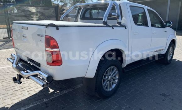 Buy Used Toyota Hilux White Car in Beitbridge in Matabeleland South Buy Used Toyota Hilux White Car in Beitbridge in Matabeleland South