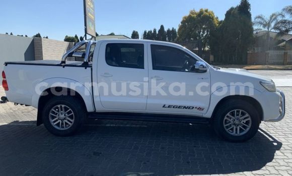 Buy Used Toyota Hilux White Car in Beitbridge in Matabeleland South Buy Used Toyota Hilux White Car in Beitbridge in Matabeleland South