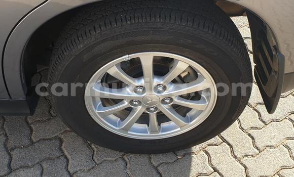 Nunua Ilio tumika Mitsubishi 500 Brown Gari ndani ya Borrowdale nchini Harare Nunua Ilio tumika Mitsubishi 500 Brown Gari ndani ya Borrowdale nchini Harare