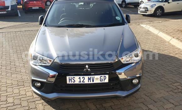 Nunua Ilio tumika Mitsubishi 500 Brown Gari ndani ya Borrowdale nchini Harare Nunua Ilio tumika Mitsubishi 500 Brown Gari ndani ya Borrowdale nchini Harare