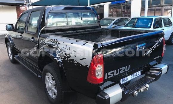 Nunua Ilio tumika Isuzu KB Nyeusi Gari ndani ya Beitbridge nchini Matabeleland Kusini Nunua Ilio tumika Isuzu KB Nyeusi Gari ndani ya Beitbridge nchini Matabeleland Kusini