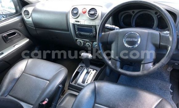 Nunua Ilio tumika Isuzu KB Nyeusi Gari ndani ya Beitbridge nchini Matabeleland Kusini Nunua Ilio tumika Isuzu KB Nyeusi Gari ndani ya Beitbridge nchini Matabeleland Kusini