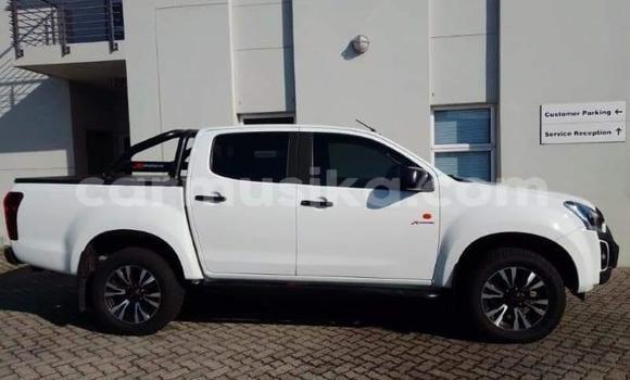 Tenga Tsaru Isuzu KB Chena Mota in Beitbridge in Matabeleland South Tenga Tsaru Isuzu KB Chena Mota in Beitbridge in Matabeleland South